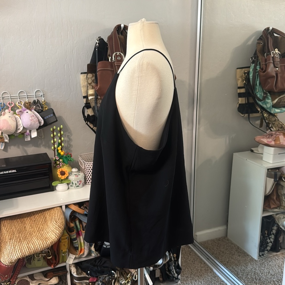 Black Flowy Tank - Picture 4 of 6